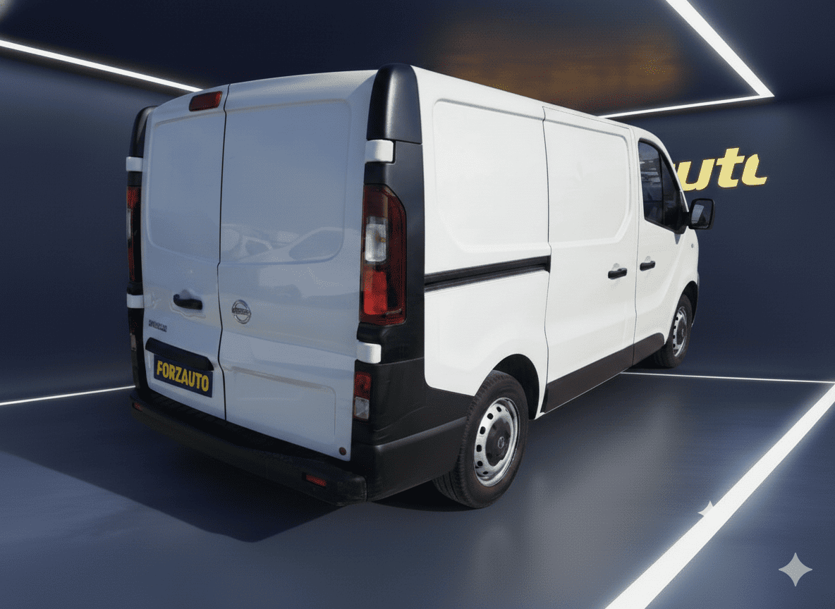 NISSAN NV300 DETRAS
