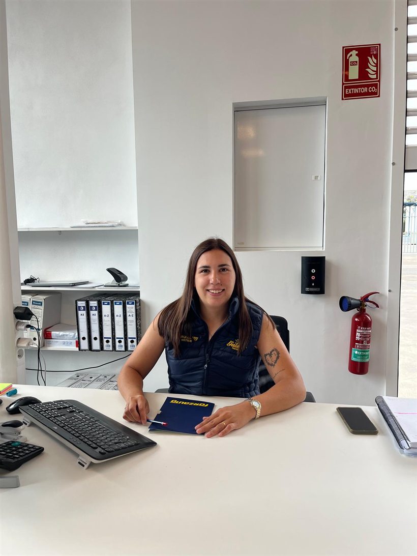 Clara, Responsable de Compras de Forzauto en Xàtiva